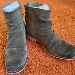 Seychelles Challenge suede booties